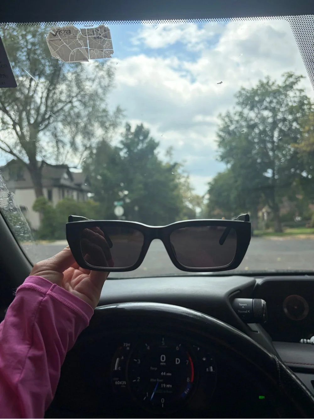 N/A black sunglasses